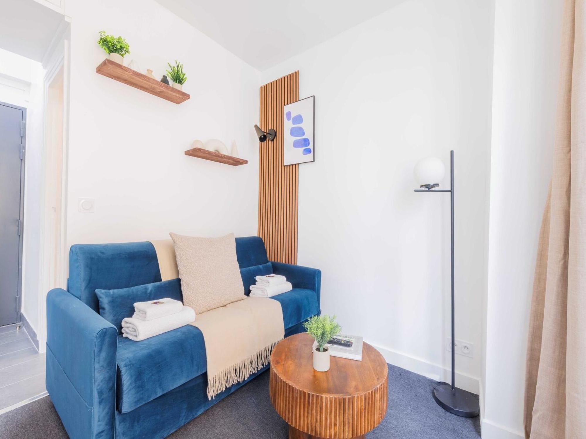 Charming For 2 People - Mobility Lease * Paris